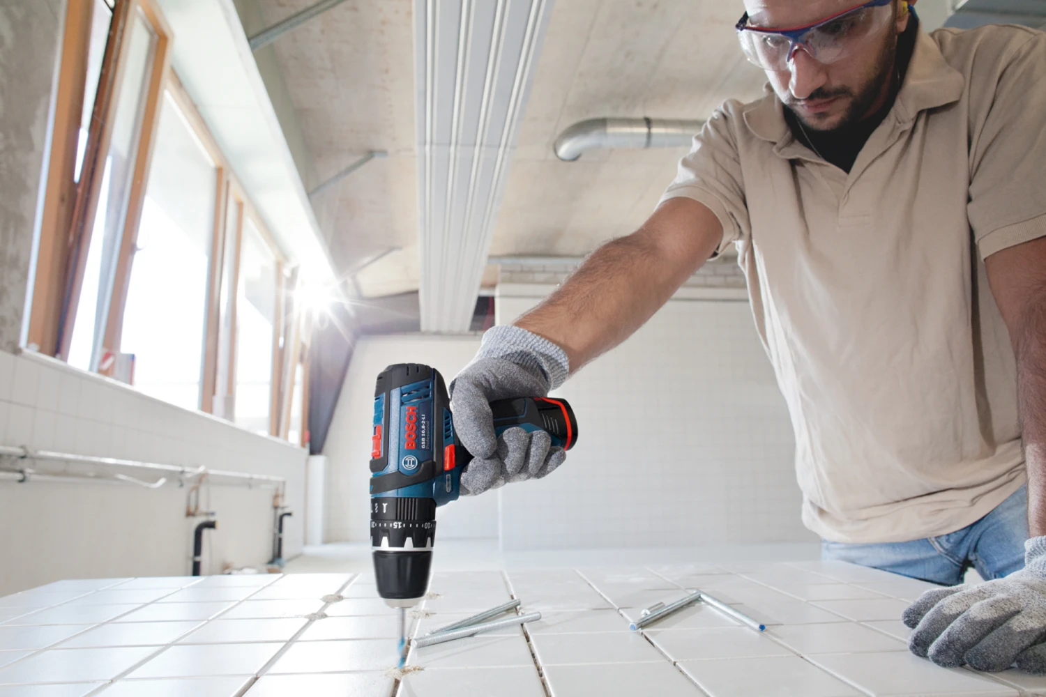 Bosch Bore-/skruemaskine GSR 12V 4,0 Ah M/39 Dele Bor Og Bits 4 Bosch Bore-/skruemaskine GSR 12V 4,0 Ah M/39 Dele Bor Og Bits - Billede 4